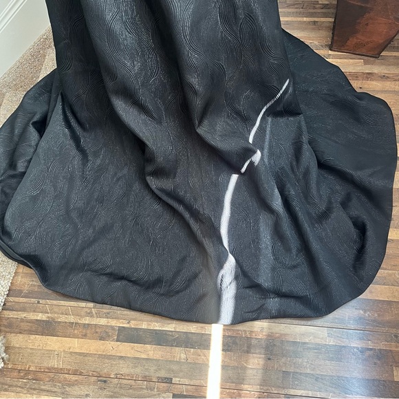 Halston Heritage Evening Sleeveless Jacquard Metallic Trumpet Gown Black Sz 8 - Picture 15 of 16